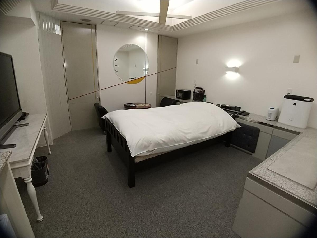 Hotel Beni East (Adults Only) Osaka Exterior photo